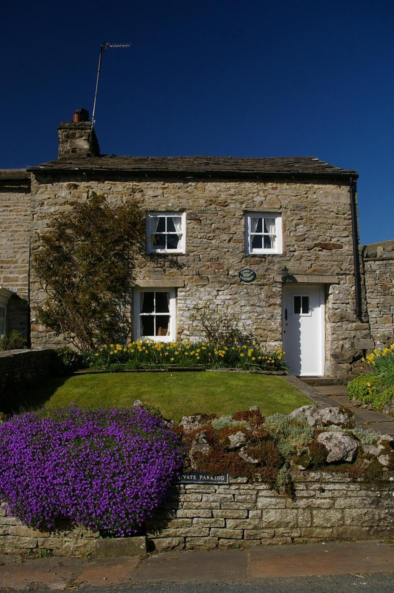 Cissy'S Cottage Hawes Exterior photo